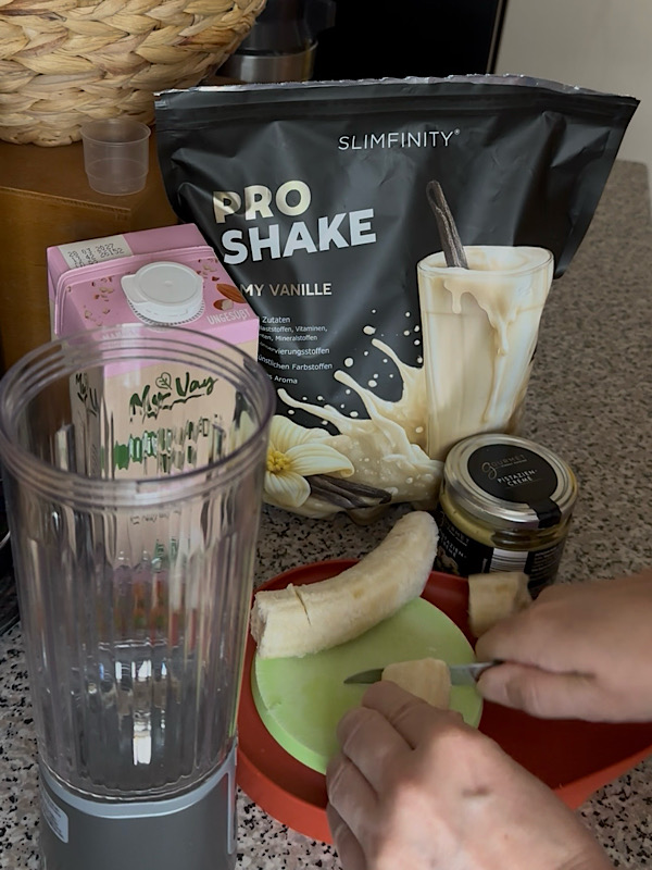 Slimfinity Pro Shake mit gefrorener Banane und Pistaziencreme
